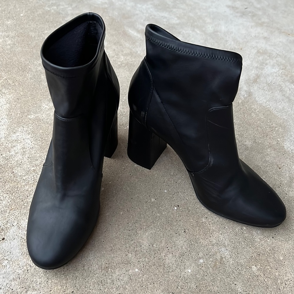 Abound booties black Sz 9